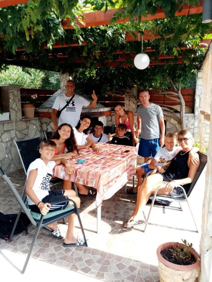 Apartmani Alma Pula Buitenkant foto