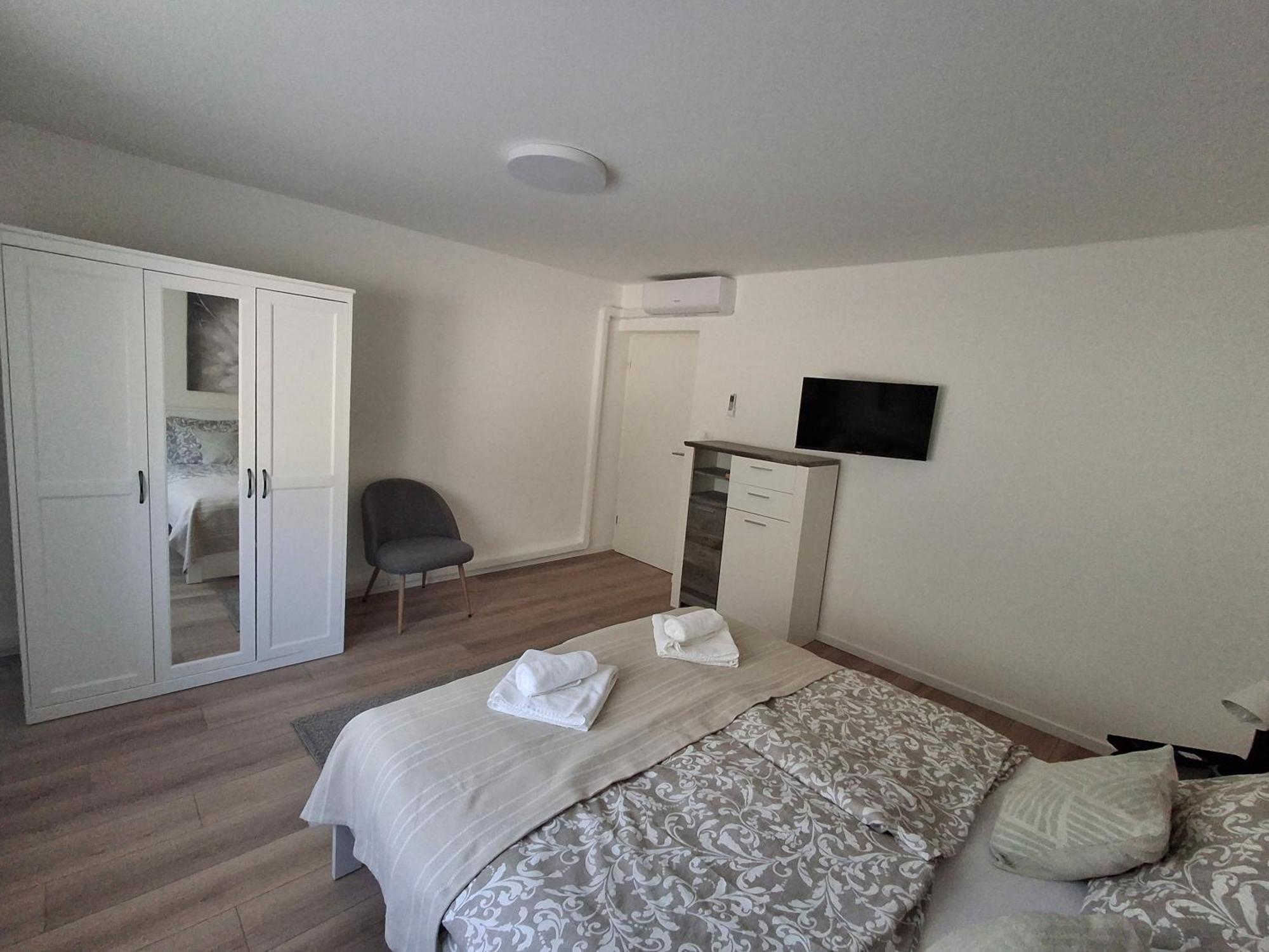 Apartmani Alma Pula Buitenkant foto