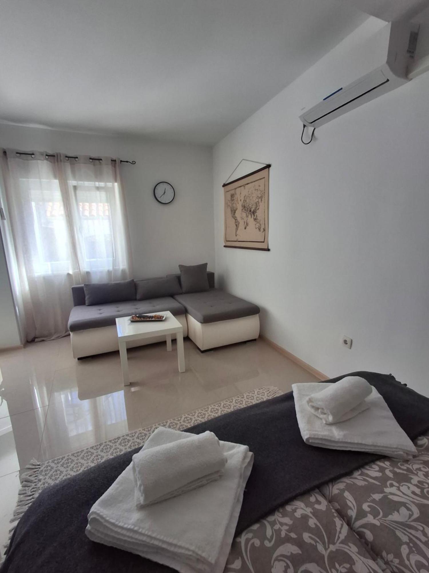 Apartmani Alma Pula Buitenkant foto